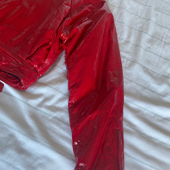 Gianni Versace red alligator skin from 1980s - Picture 3 of 5